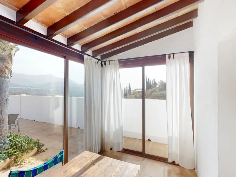 Are you looking for an oasis in harmony with nature? A place of peace and relaxation, where time runs a little slower? Yes?! Then we would like to show you this fantastic villa, in the mountains of Torrox. It offers an imposing, grand main house, a separa