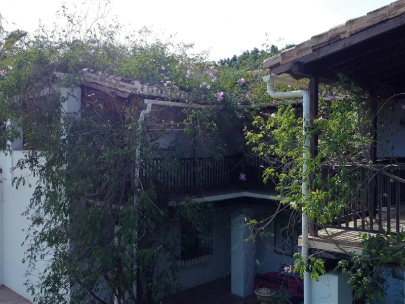 Are you looking for an oasis in harmony with nature? A place of peace and relaxation, where time runs a little slower? Yes?! Then we would like to show you this fantastic villa, in the mountains of Torrox. It offers an imposing, grand main house, a separa