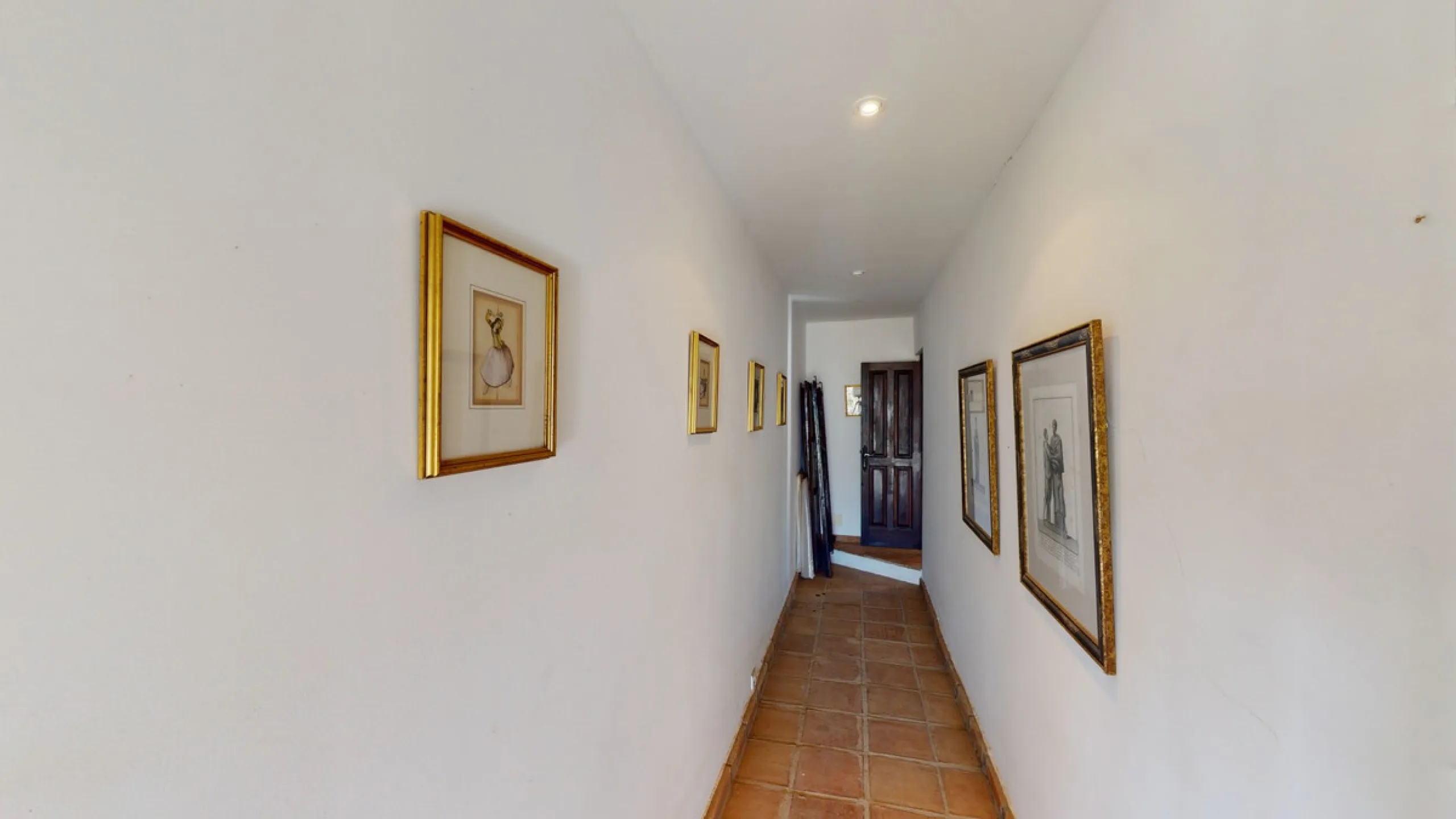 Are you looking for an oasis in harmony with nature? A place of peace and relaxation, where time runs a little slower? Yes?! Then we would like to show you this fantastic villa, in the mountains of Torrox. It offers an imposing, grand main house, a separa