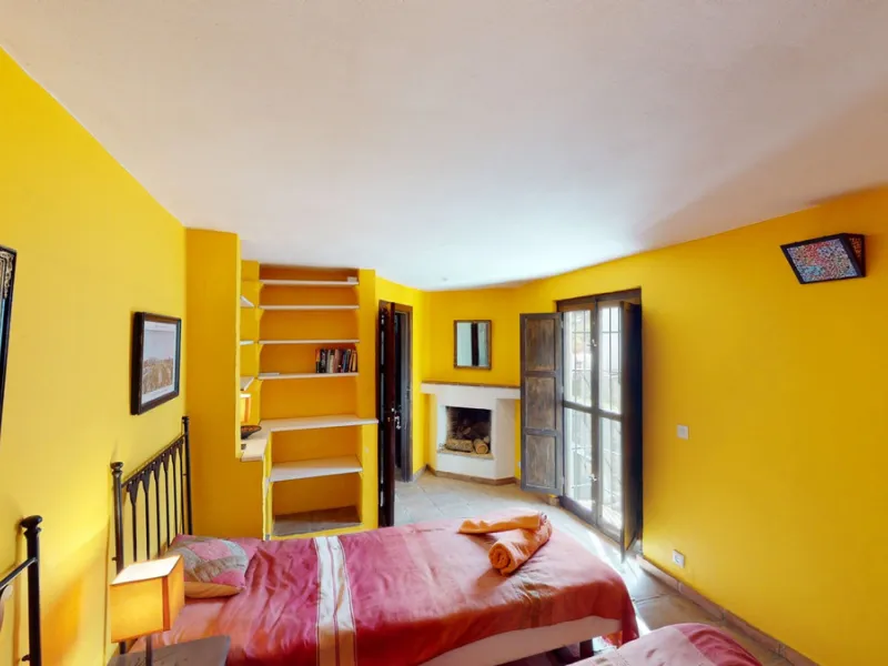 Are you looking for an oasis in harmony with nature? A place of peace and relaxation, where time runs a little slower? Yes?! Then we would like to show you this fantastic villa, in the mountains of Torrox. It offers an imposing, grand main house, a separa