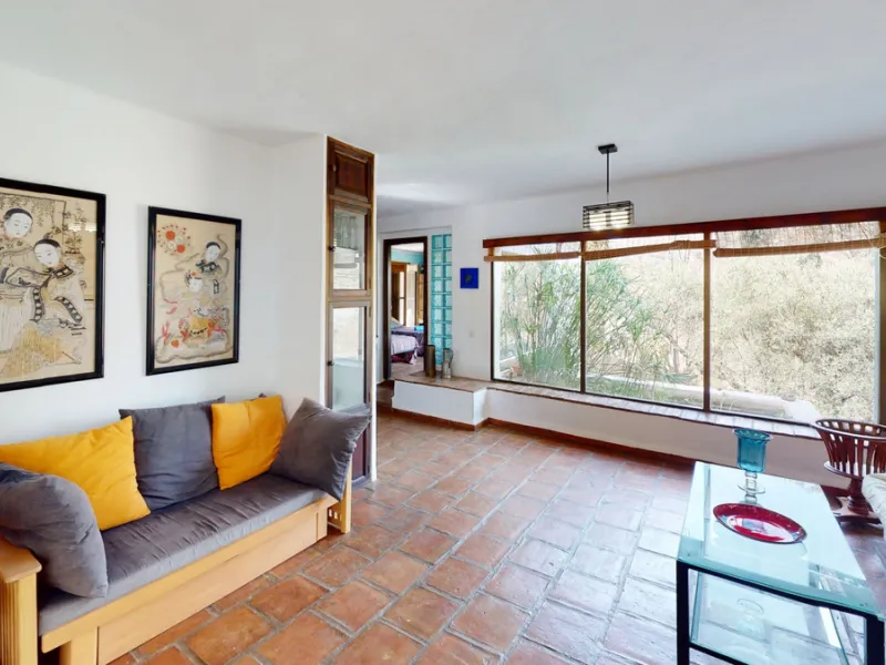 Are you looking for an oasis in harmony with nature? A place of peace and relaxation, where time runs a little slower? Yes?! Then we would like to show you this fantastic villa, in the mountains of Torrox. It offers an imposing, grand main house, a separa