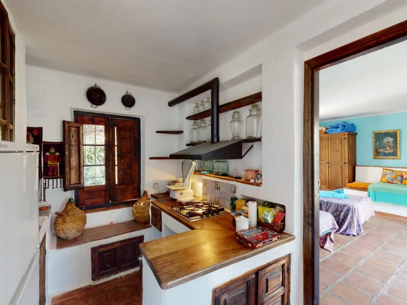 Are you looking for an oasis in harmony with nature? A place of peace and relaxation, where time runs a little slower? Yes?! Then we would like to show you this fantastic villa, in the mountains of Torrox. It offers an imposing, grand main house, a separa