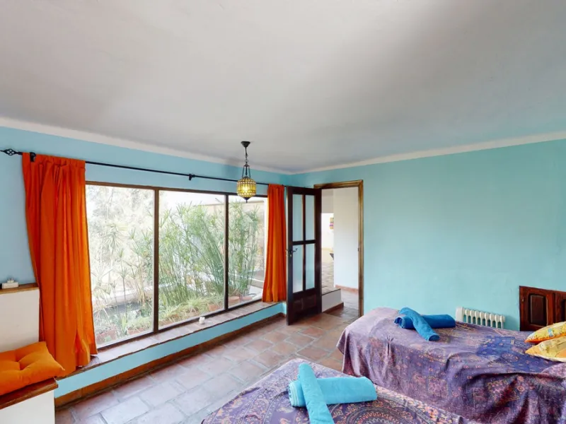 Are you looking for an oasis in harmony with nature? A place of peace and relaxation, where time runs a little slower? Yes?! Then we would like to show you this fantastic villa, in the mountains of Torrox. It offers an imposing, grand main house, a separa