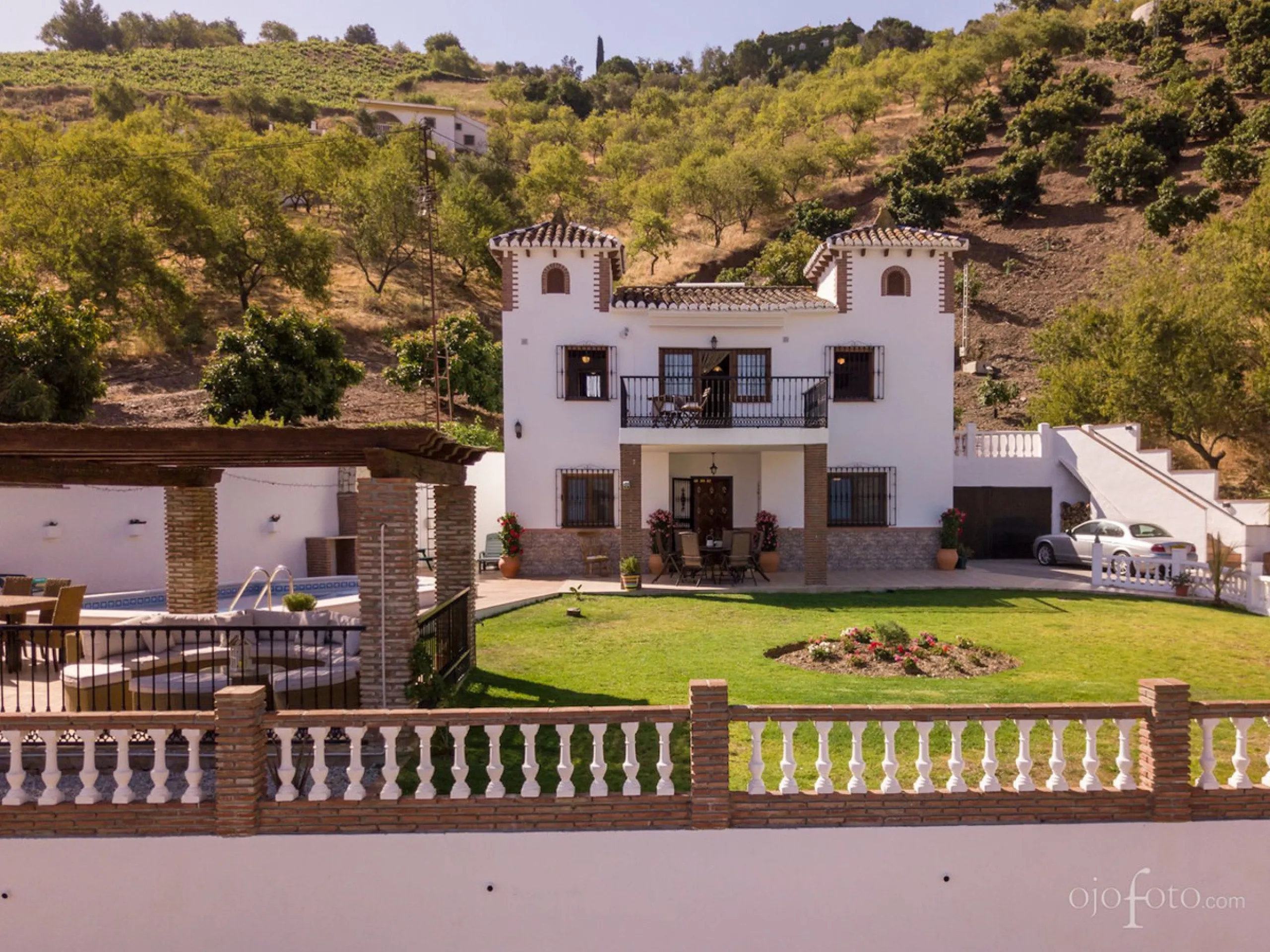 Turn key B&B business located just 15 minutes from the Mediterranean coast with stunning views of the countryside and mountains.