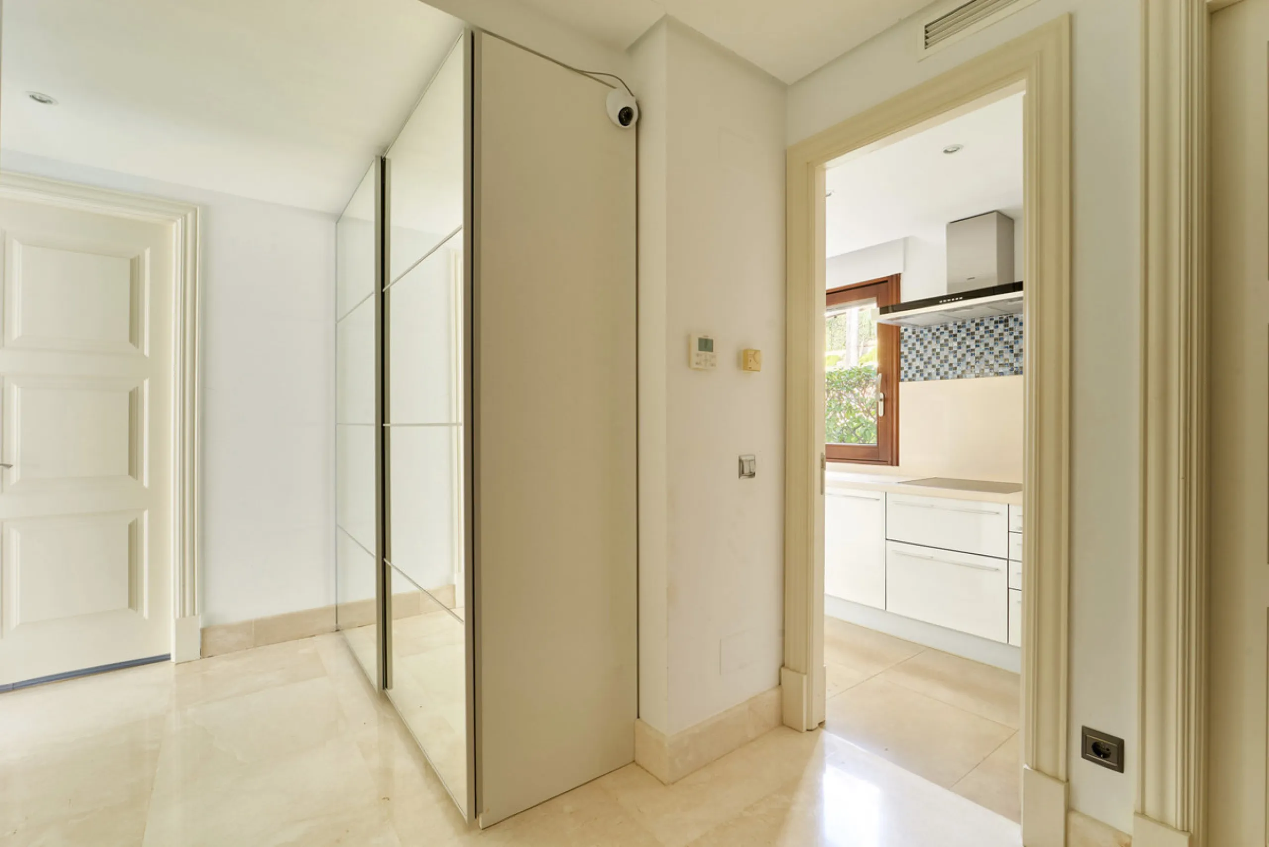 Situated in the prestigious Doncella Beach area, Estepona, this exquisite ground floor apartment offers an unparalleled blend of luxury and convenience. Boasting a prime front-line beach location, the property provides direct access to the sea and is with