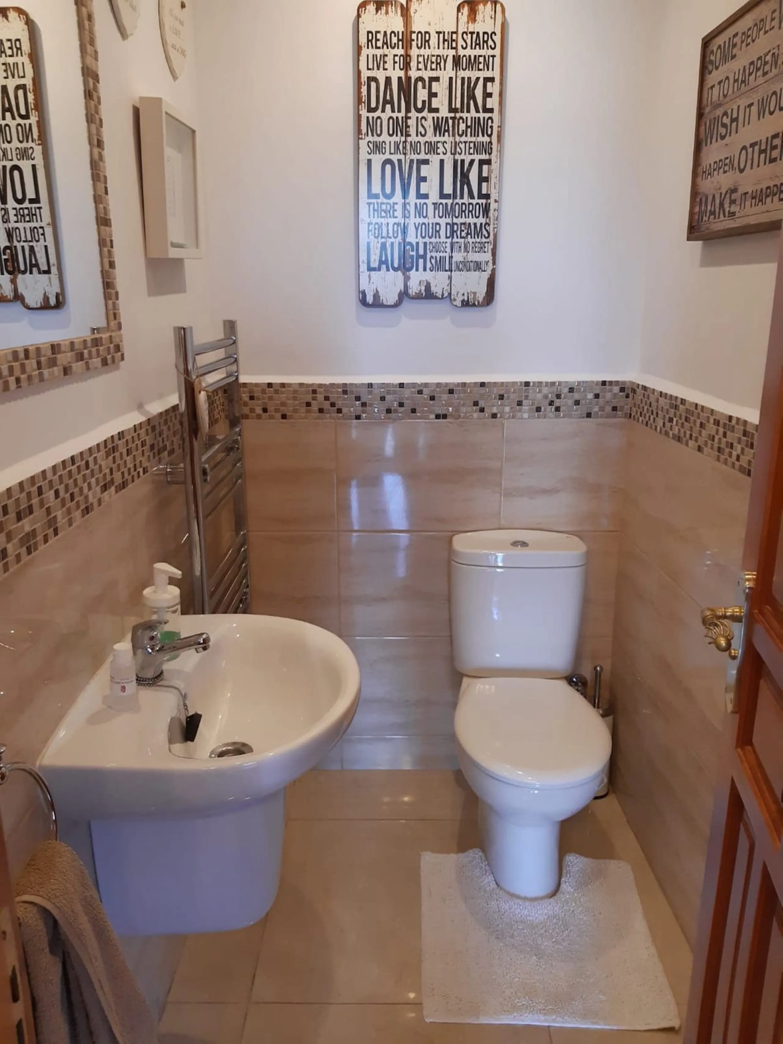 Turn key B&B business located just 15 minutes from the Mediterranean coast with stunning views of the countryside and mountains.