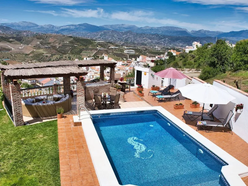 Turn key B&B business located just 15 minutes from the Mediterranean coast with stunning views of the countryside and mountains.