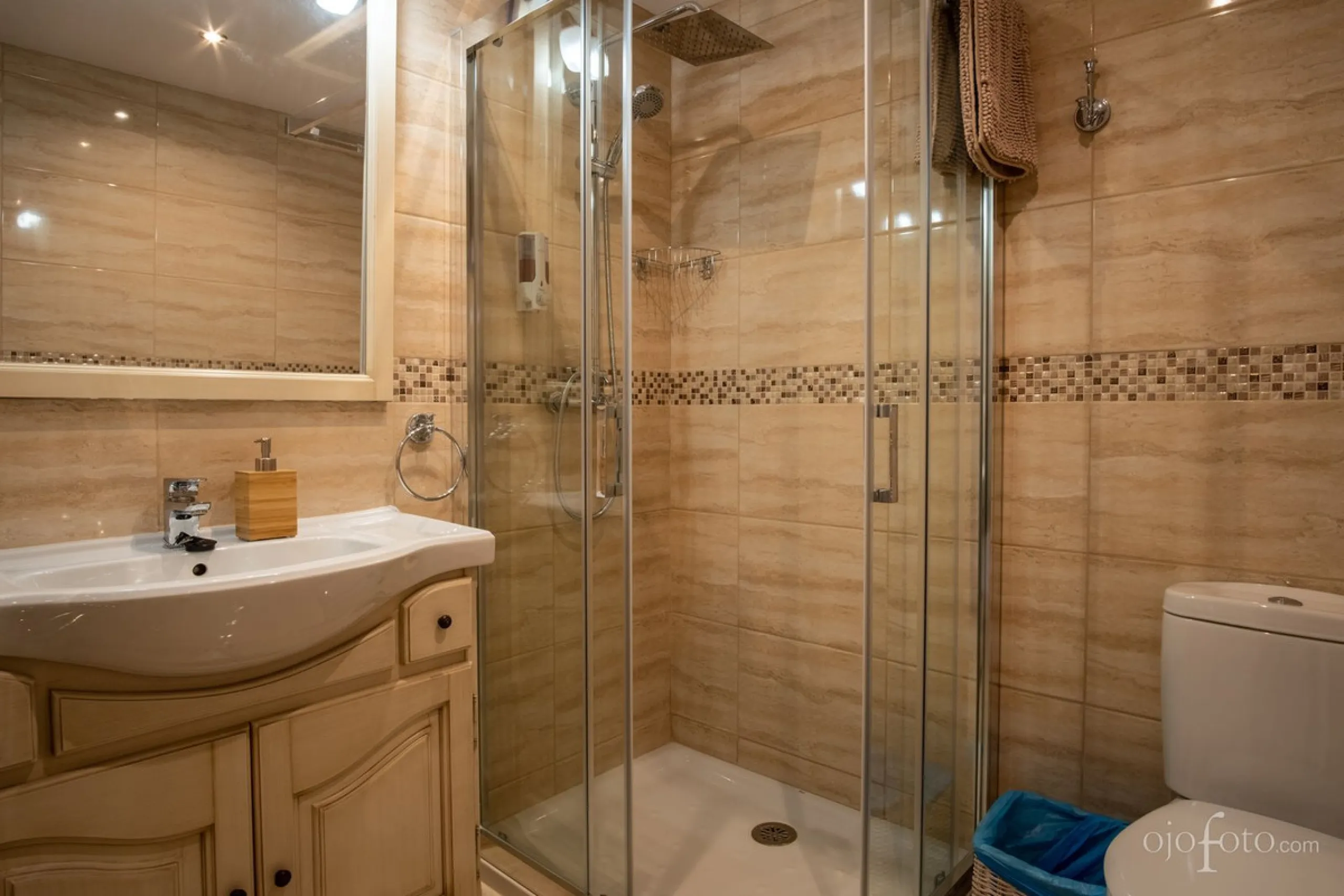 Turn key B&B business located just 15 minutes from the Mediterranean coast with stunning views of the countryside and mountains.