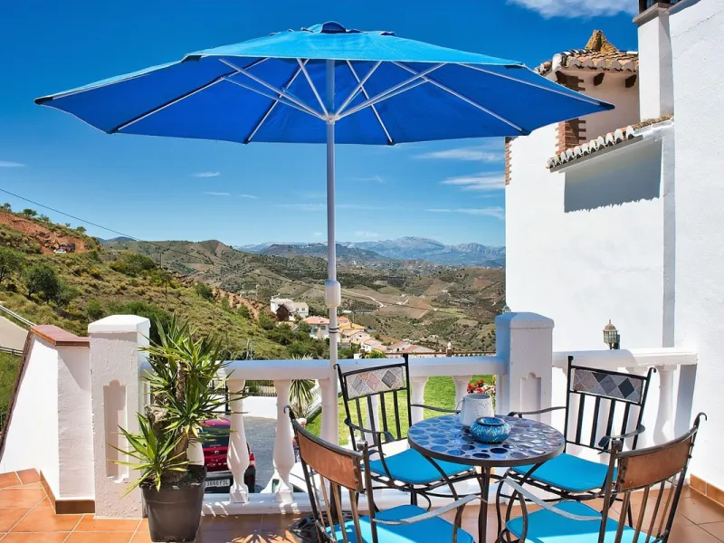 Turn key B&B business located just 15 minutes from the Mediterranean coast with stunning views of the countryside and mountains.