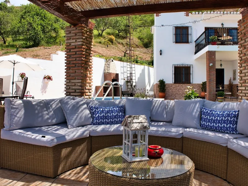Turn key B&B business located just 15 minutes from the Mediterranean coast with stunning views of the countryside and mountains.