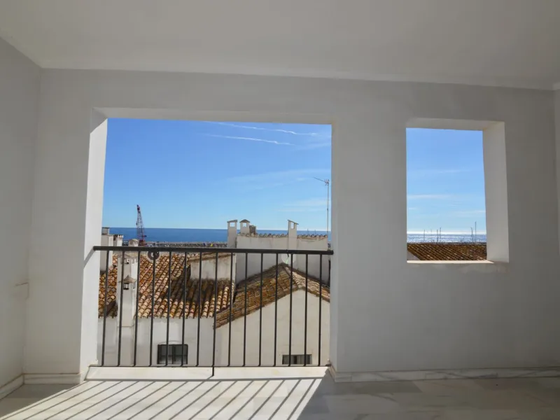 Apartment - Middle Floor Apartment в продаже в Marbella, Málaga. В доме 3 спален и 3 ванных комнат. Площадь дома 140 м²