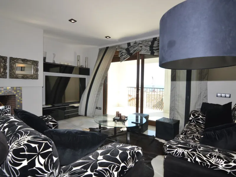Apartment - Middle Floor Apartment в продаже в Marbella, Málaga. В доме 3 спален и 3 ванных комнат. Площадь дома 140 м²