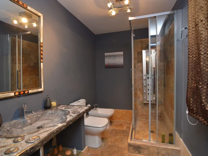 Apartment - Middle Floor Apartment в продаже в Marbella, Málaga. В доме 3 спален и 3 ванных комнат. Площадь дома 140 м²