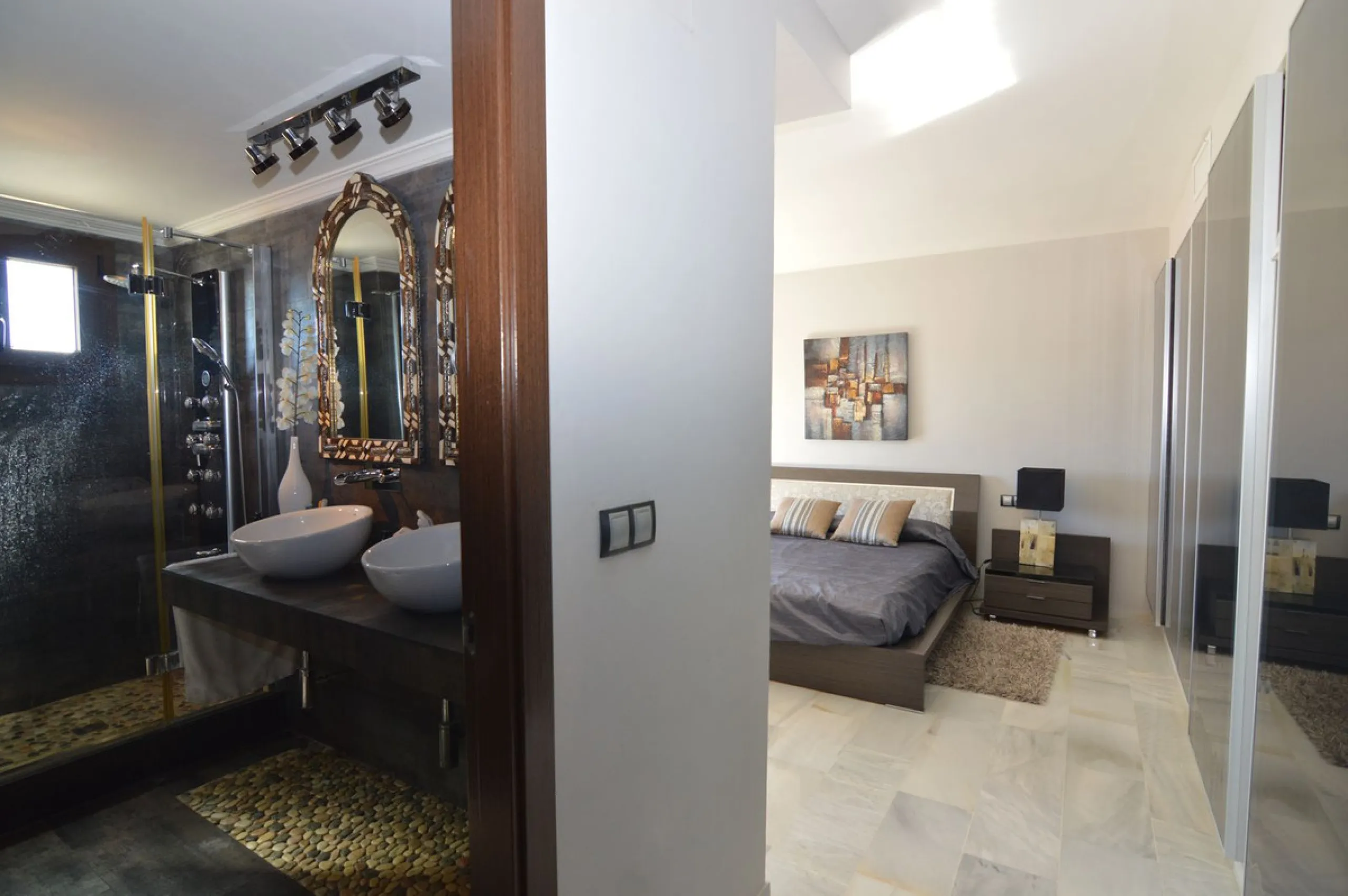 Apartment - Middle Floor Apartment в продаже в Marbella, Málaga. В доме 3 спален и 3 ванных комнат. Площадь дома 140 м²