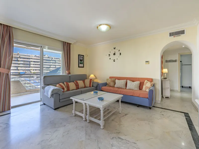 We present this fabulous flat in a premium location.