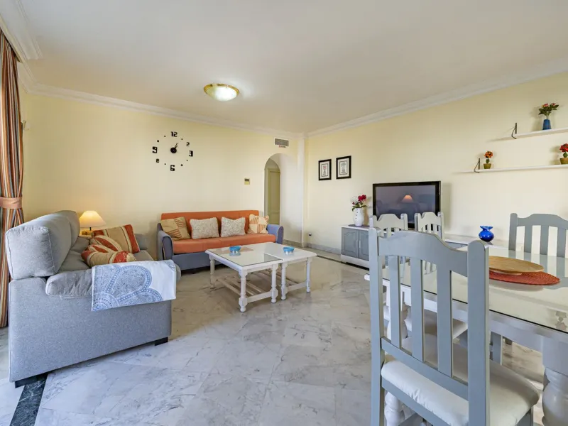 We present this fabulous flat in a premium location.