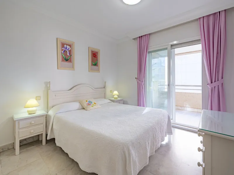 We present this fabulous flat in a premium location.