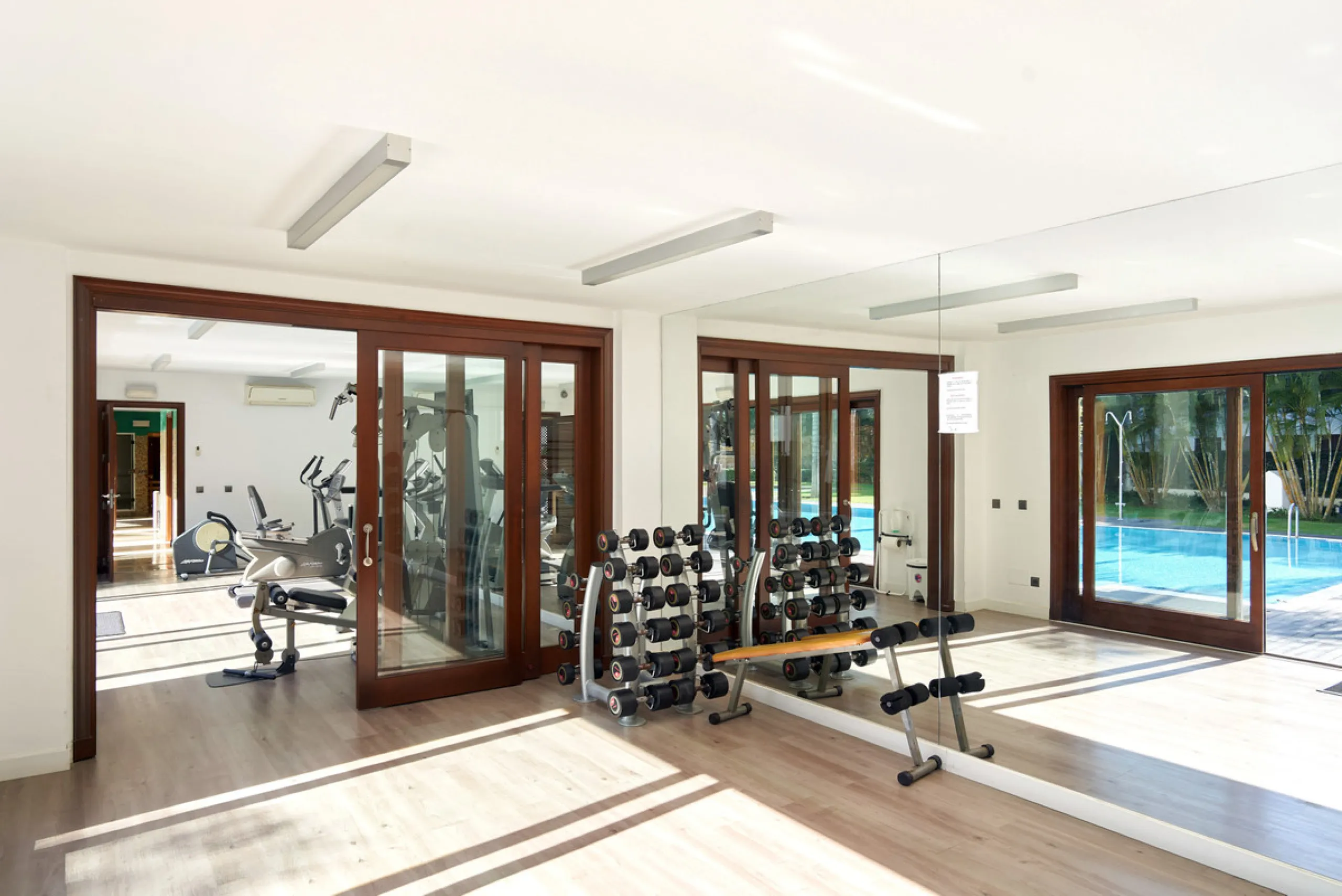 Situated in the prestigious Doncella Beach area, Estepona, this exquisite ground floor apartment offers an unparalleled blend of luxury and convenience. Boasting a prime front-line beach location, the property provides direct access to the sea and is with