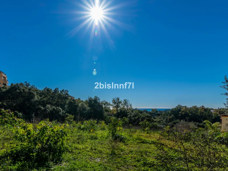 Large (1.620m2) Bulding PLOT in central Elviria walking distance to commercial center beach and restaurants with sunny position and some sea views