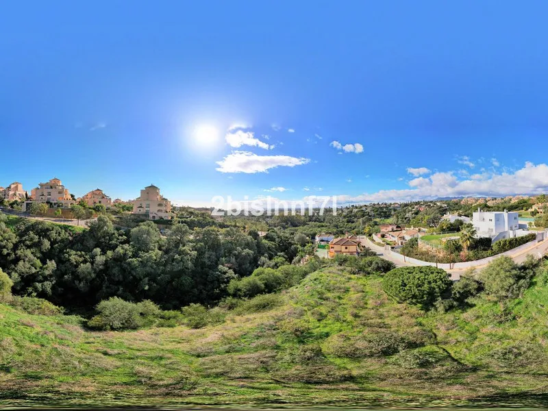 Large (1.620m2) Bulding PLOT in central Elviria walking distance to commercial center beach and restaurants with sunny position and some sea views