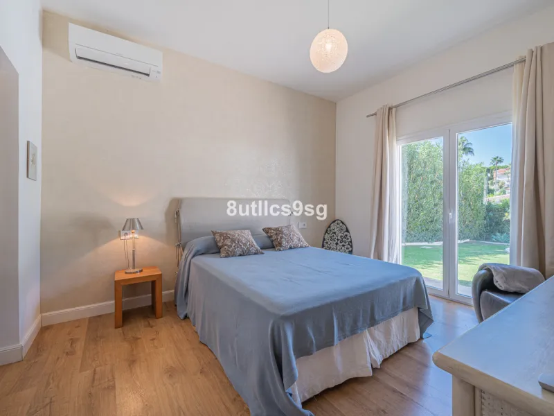 Recently renovated villa, located in a gated and guarded urbanization, in the Las Brisas Golf area, in Nueva Andalucía, Marbella, with a lot of character and personality.
