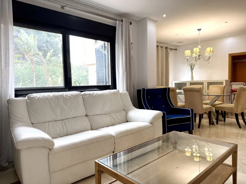 Apartment - Middle Floor Apartment в продаже в Marbella, Málaga. В доме 2 спален и 3 ванных комнат. Площадь дома 138 м². Площадь участка 118 м²