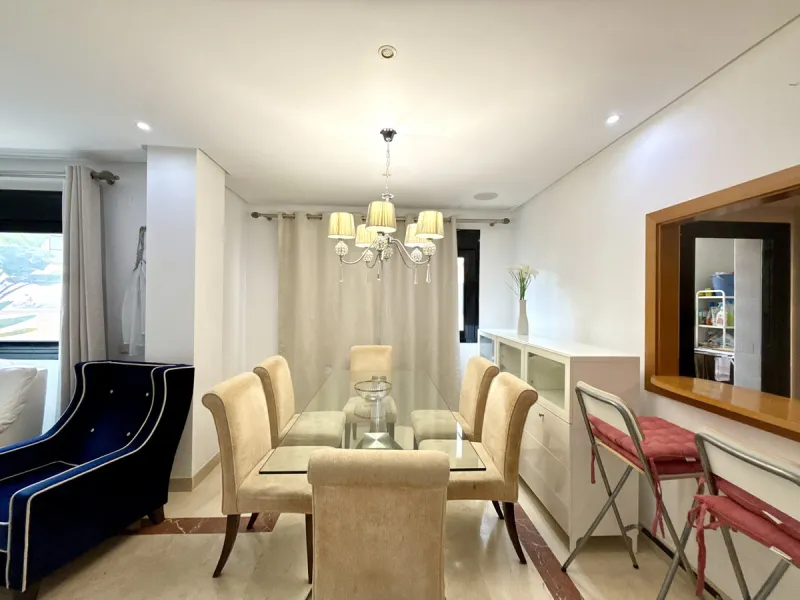 Apartment - Middle Floor Apartment в продаже в Marbella, Málaga. В доме 2 спален и 3 ванных комнат. Площадь дома 138 м². Площадь участка 118 м²