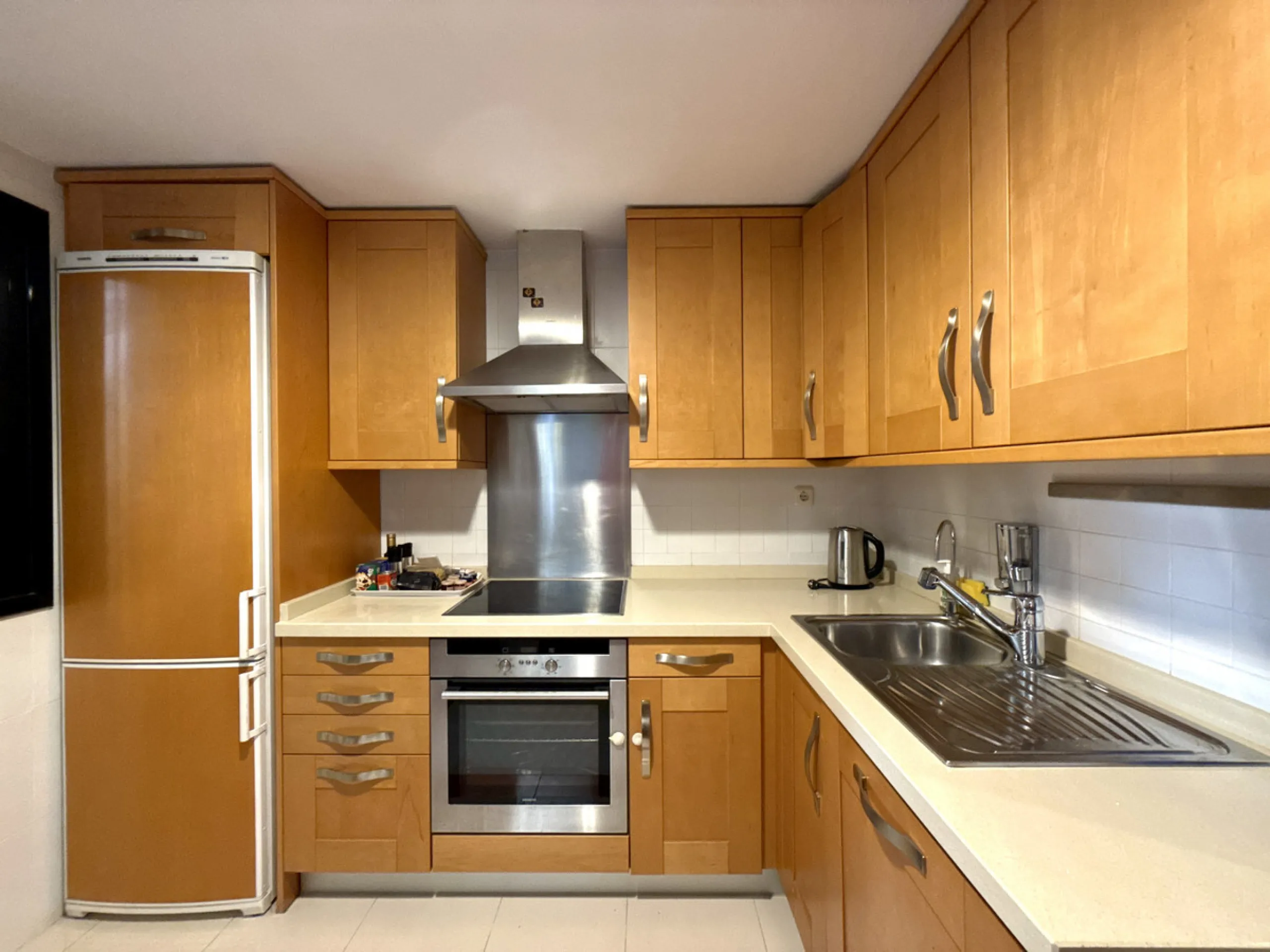 Apartment - Middle Floor Apartment в продаже в Marbella, Málaga. В доме 2 спален и 3 ванных комнат. Площадь дома 138 м². Площадь участка 118 м²