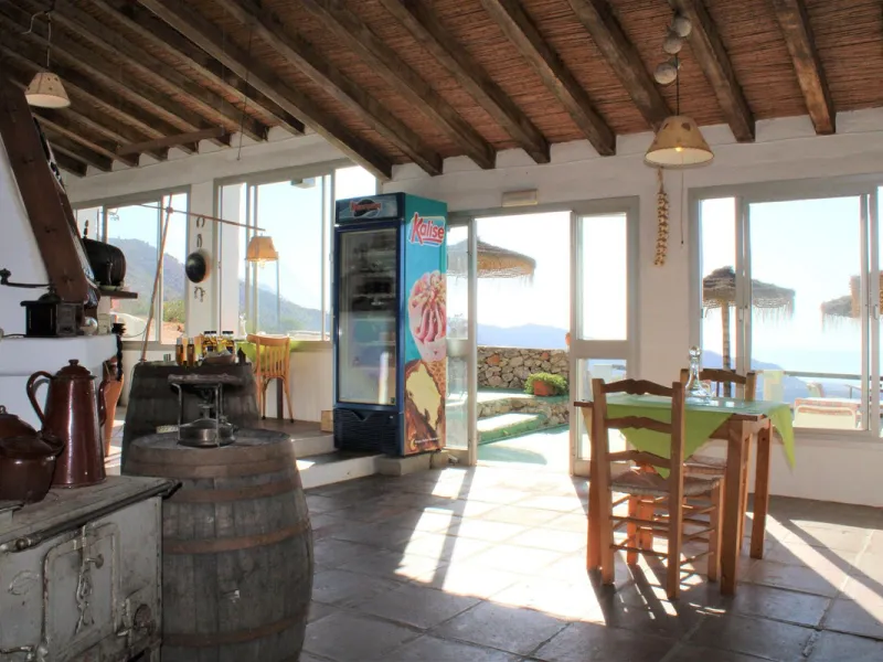 House - Detached Villa в продаже в Frigiliana, Málaga. В доме 3 спален и 3 ванных комнат. Площадь дома 423 м². Площадь участка 12109 м²