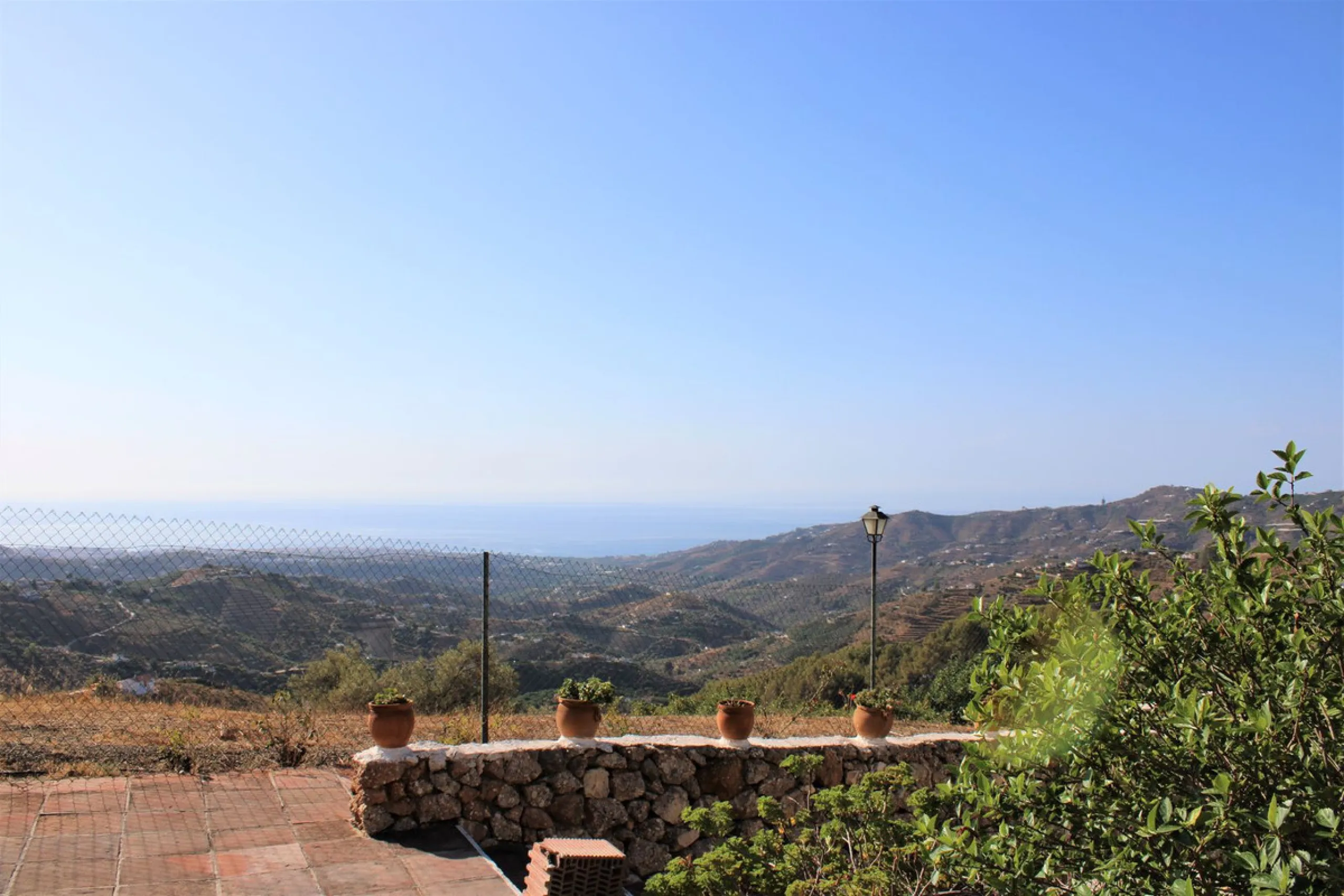 House - Detached Villa в продаже в Frigiliana, Málaga. В доме 3 спален и 3 ванных комнат. Площадь дома 423 м². Площадь участка 12109 м²