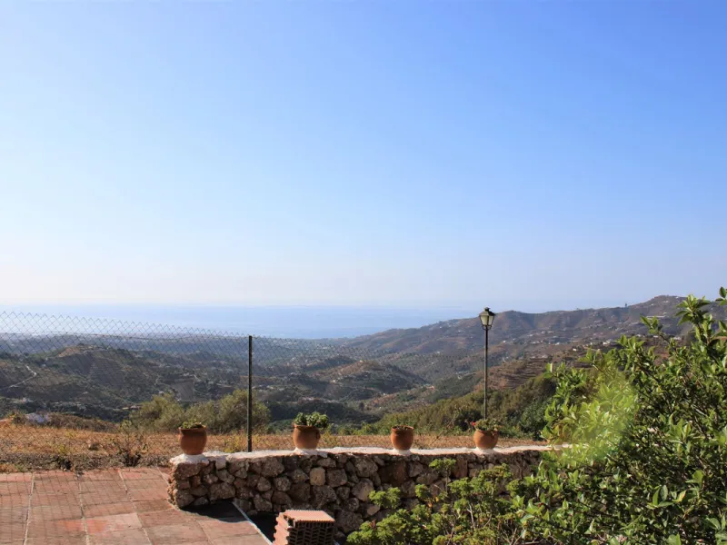House - Detached Villa в продаже в Frigiliana, Málaga. В доме 3 спален и 3 ванных комнат. Площадь дома 423 м². Площадь участка 12109 м²