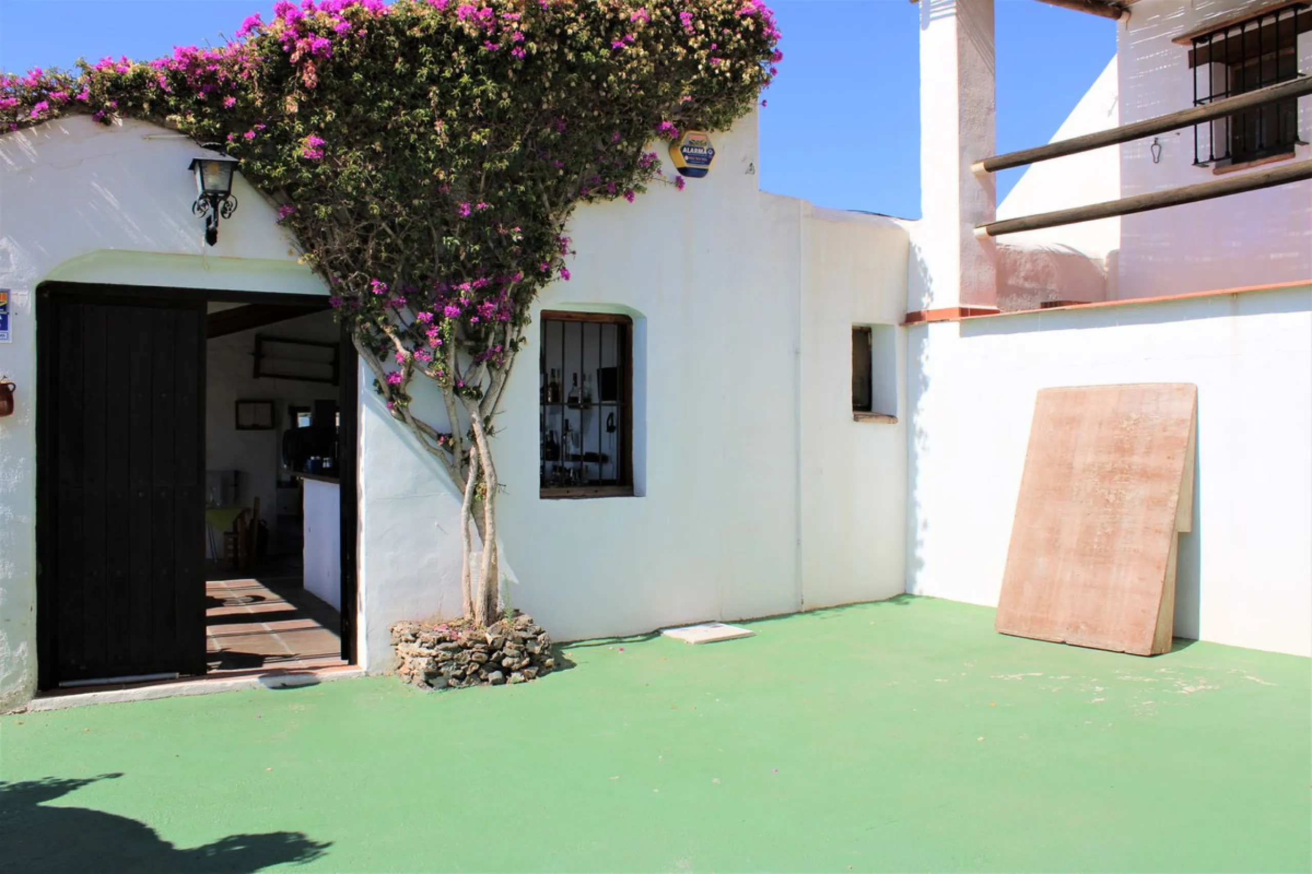 House - Detached Villa в продаже в Frigiliana, Málaga. В доме 3 спален и 3 ванных комнат. Площадь дома 423 м². Площадь участка 12109 м²
