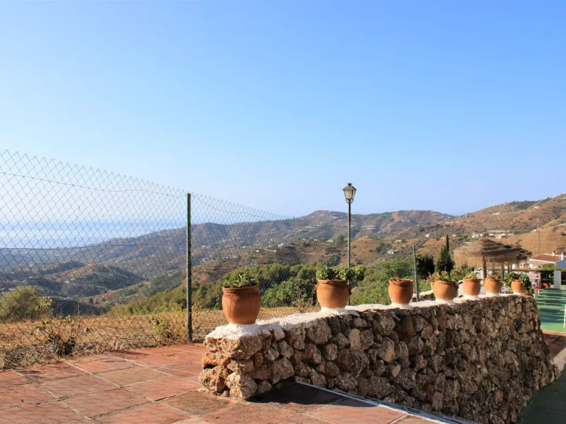 House - Detached Villa в продаже в Frigiliana, Málaga. В доме 3 спален и 3 ванных комнат. Площадь дома 423 м². Площадь участка 12109 м²