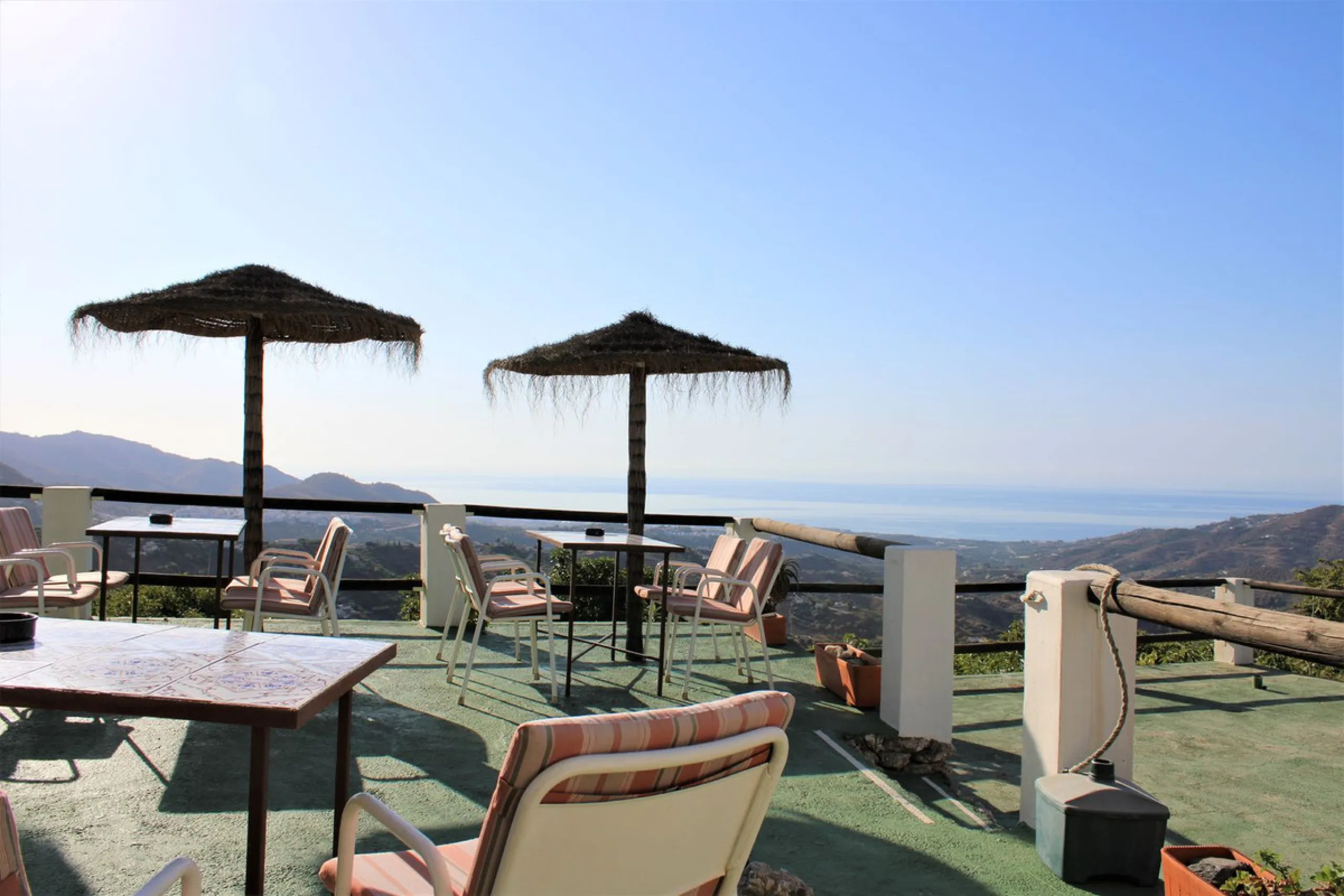 House - Detached Villa в продаже в Frigiliana, Málaga. В доме 3 спален и 3 ванных комнат. Площадь дома 423 м². Площадь участка 12109 м²