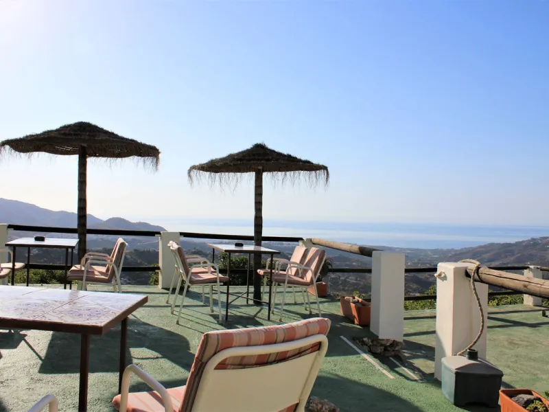 House - Detached Villa в продаже в Frigiliana, Málaga. В доме 3 спален и 3 ванных комнат. Площадь дома 423 м². Площадь участка 12109 м²
