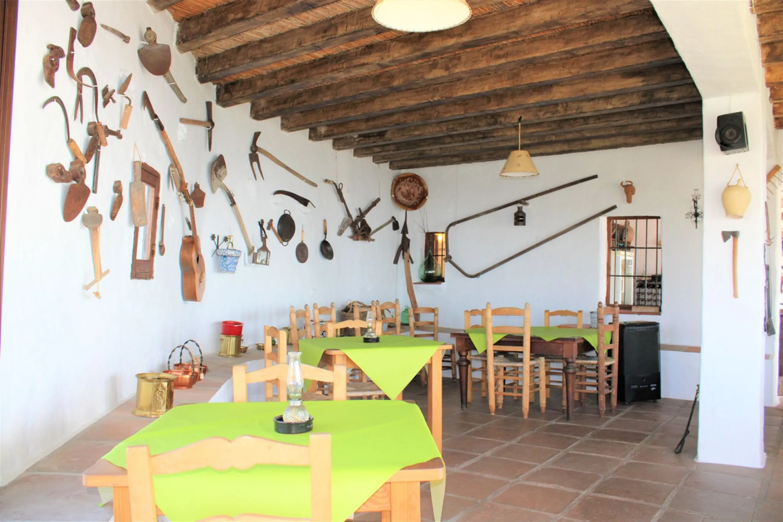 House - Detached Villa в продаже в Frigiliana, Málaga. В доме 3 спален и 3 ванных комнат. Площадь дома 423 м². Площадь участка 12109 м²