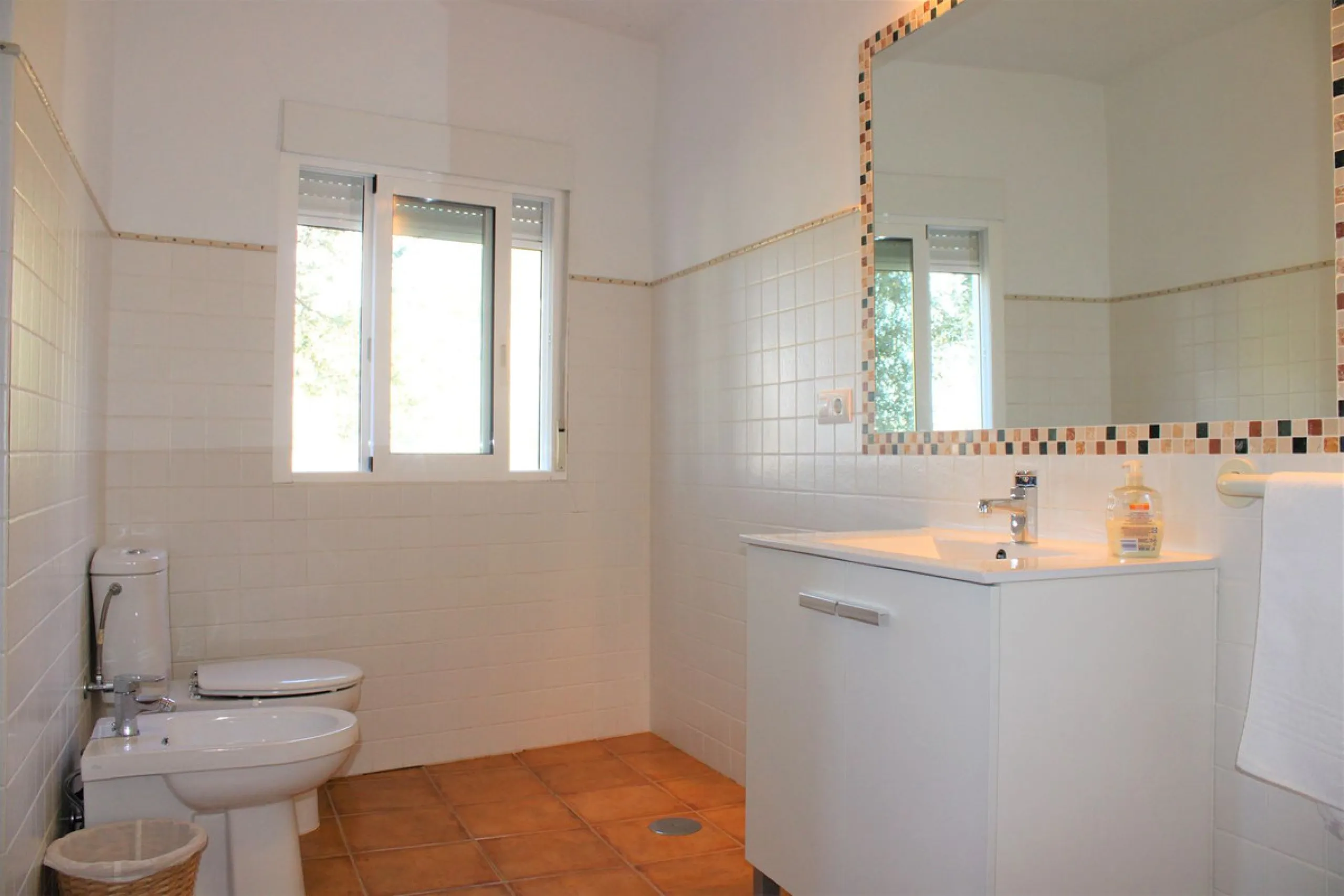 House - Detached Villa в продаже в Frigiliana, Málaga. В доме 3 спален и 3 ванных комнат. Площадь дома 423 м². Площадь участка 12109 м²