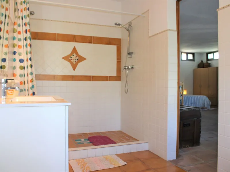 House - Detached Villa в продаже в Frigiliana, Málaga. В доме 3 спален и 3 ванных комнат. Площадь дома 423 м². Площадь участка 12109 м²