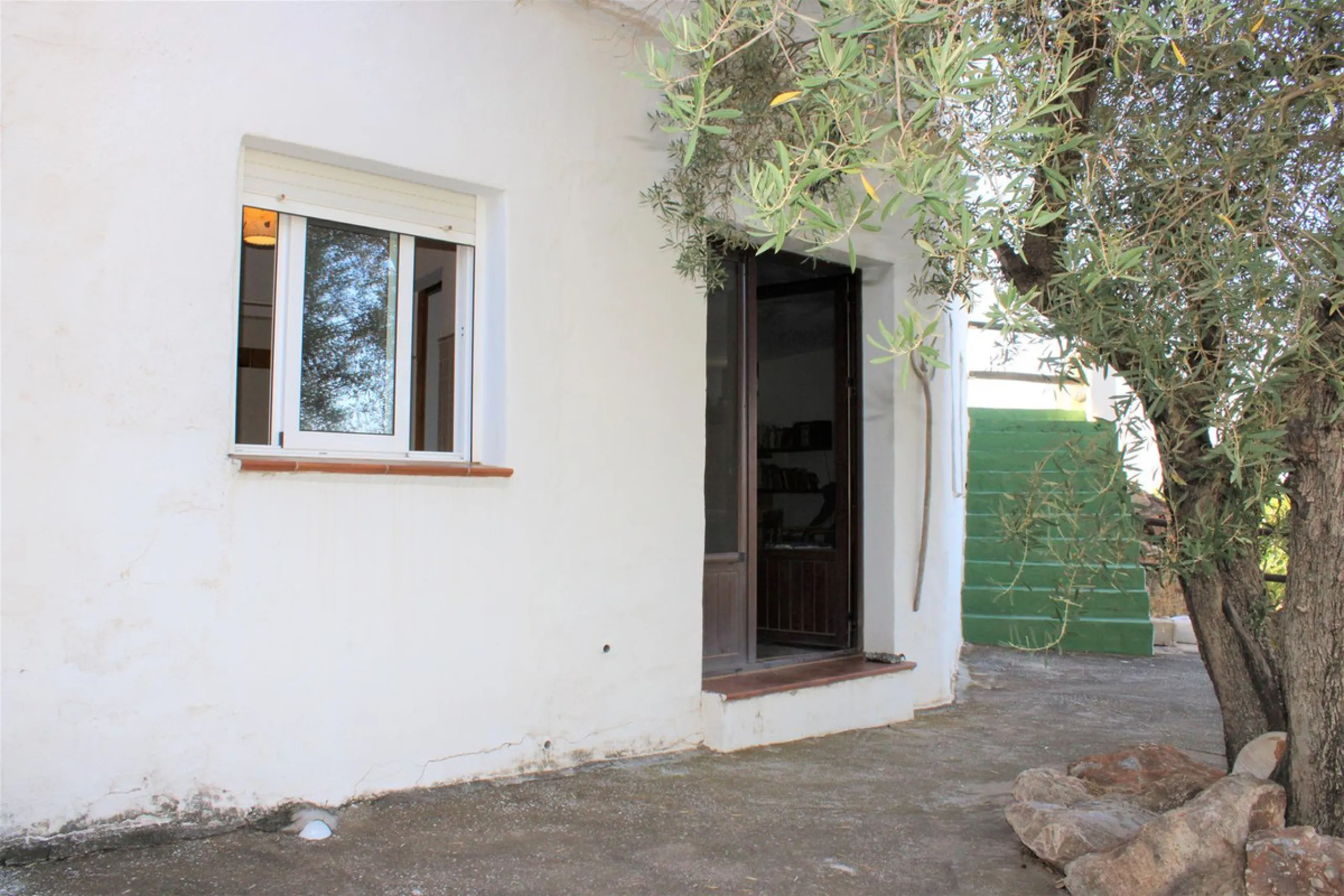 House - Detached Villa в продаже в Frigiliana, Málaga. В доме 3 спален и 3 ванных комнат. Площадь дома 423 м². Площадь участка 12109 м²