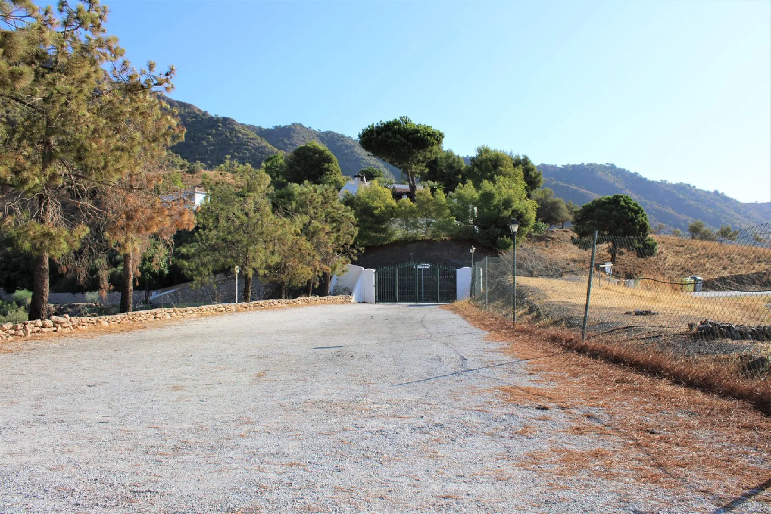 House - Detached Villa в продаже в Frigiliana, Málaga. В доме 3 спален и 3 ванных комнат. Площадь дома 423 м². Площадь участка 12109 м²