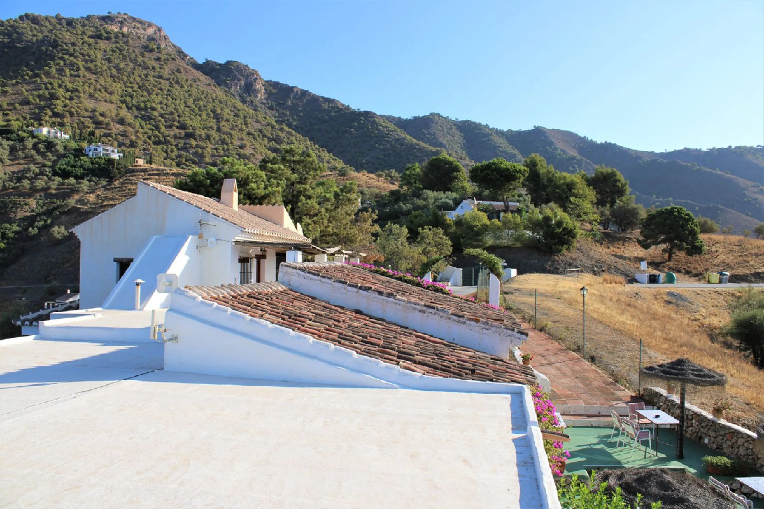 House - Detached Villa в продаже в Frigiliana, Málaga. В доме 3 спален и 3 ванных комнат. Площадь дома 423 м². Площадь участка 12109 м²