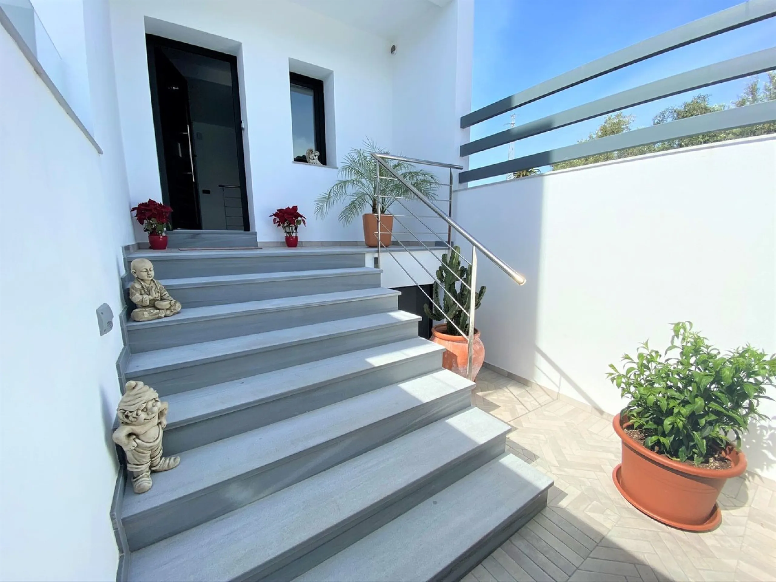 Luxurious and elegant pool villa in Nerja