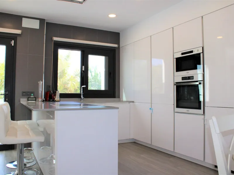 Luxurious and elegant pool villa in Nerja
