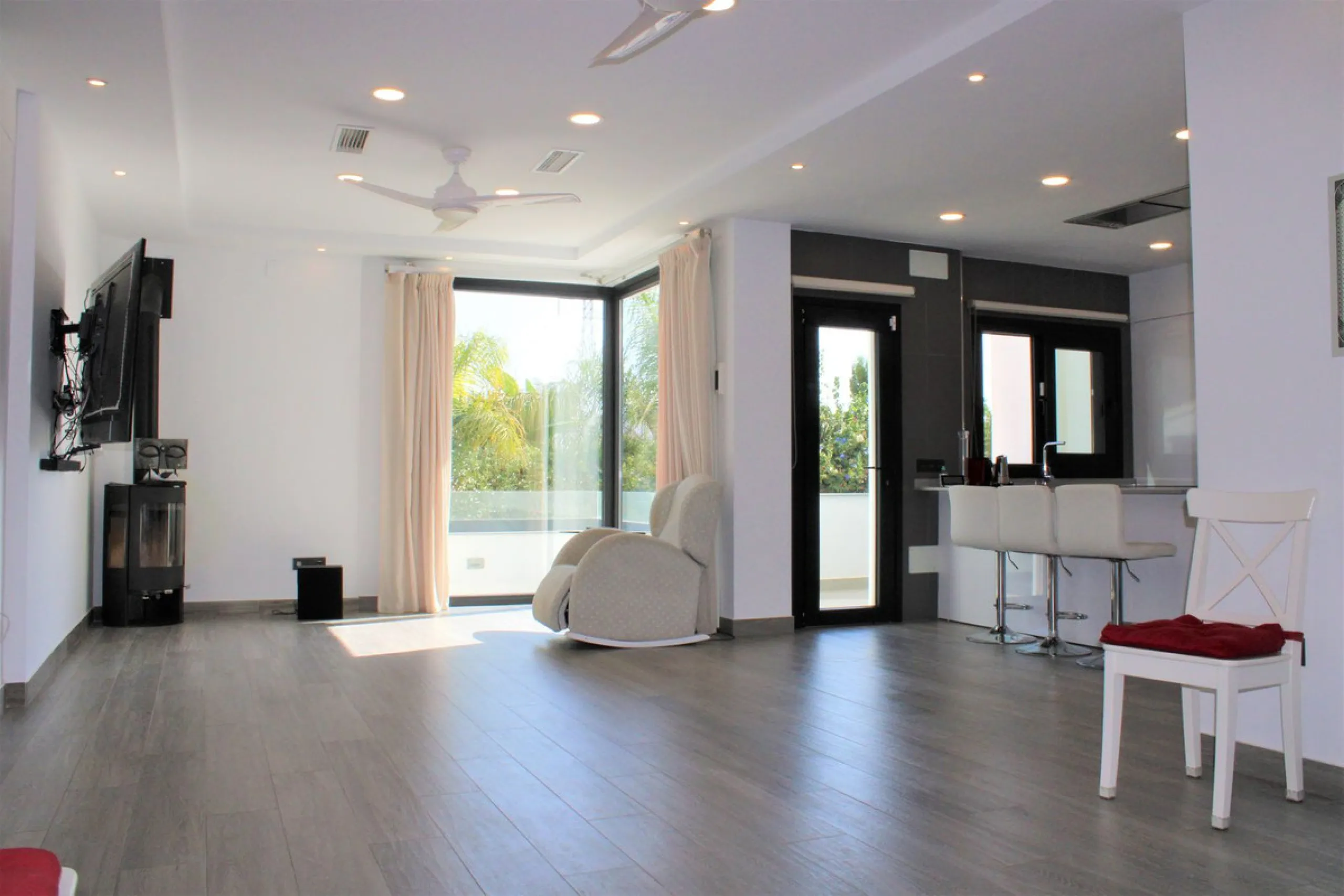 Luxurious and elegant pool villa in Nerja