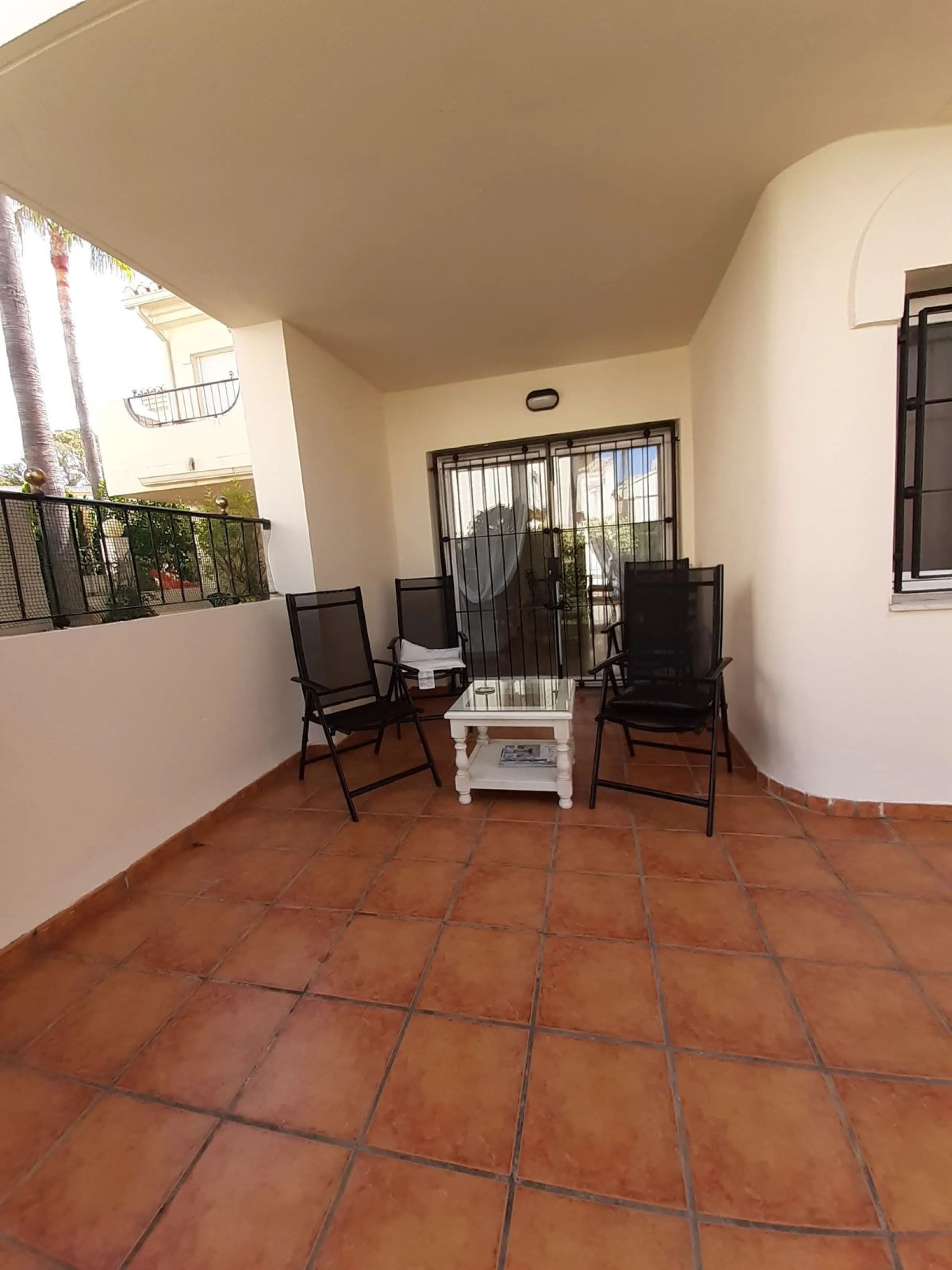 Large Town House only 150 metres from the lovely dunes beaches in Costabella,close to shops and 10 minutes drive to Marbella Town,private garage for 3 cars.