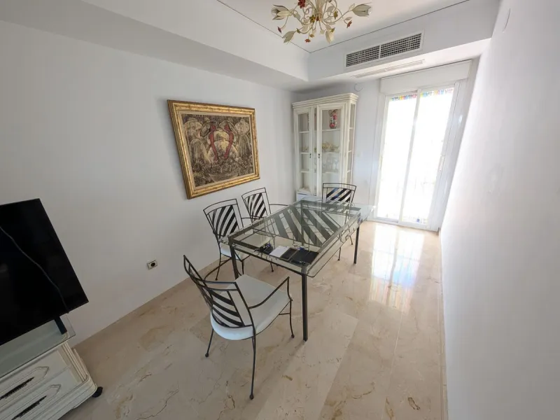 Large Town House only 150 metres from the lovely dunes beaches in Costabella,close to shops and 10 minutes drive to Marbella Town,private garage for 3 cars.