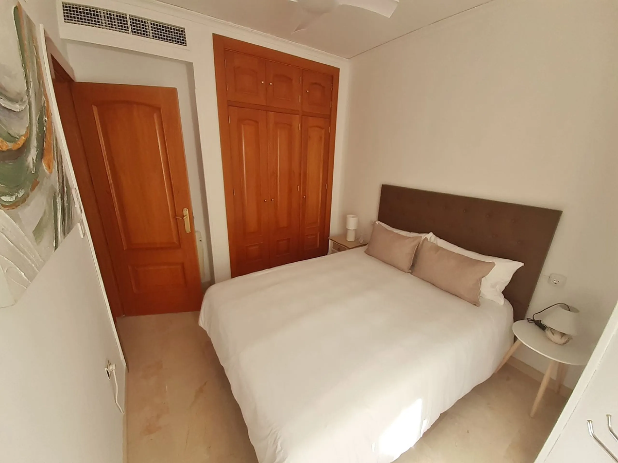Large Town House only 150 metres from the lovely dunes beaches in Costabella,close to shops and 10 minutes drive to Marbella Town,private garage for 3 cars.