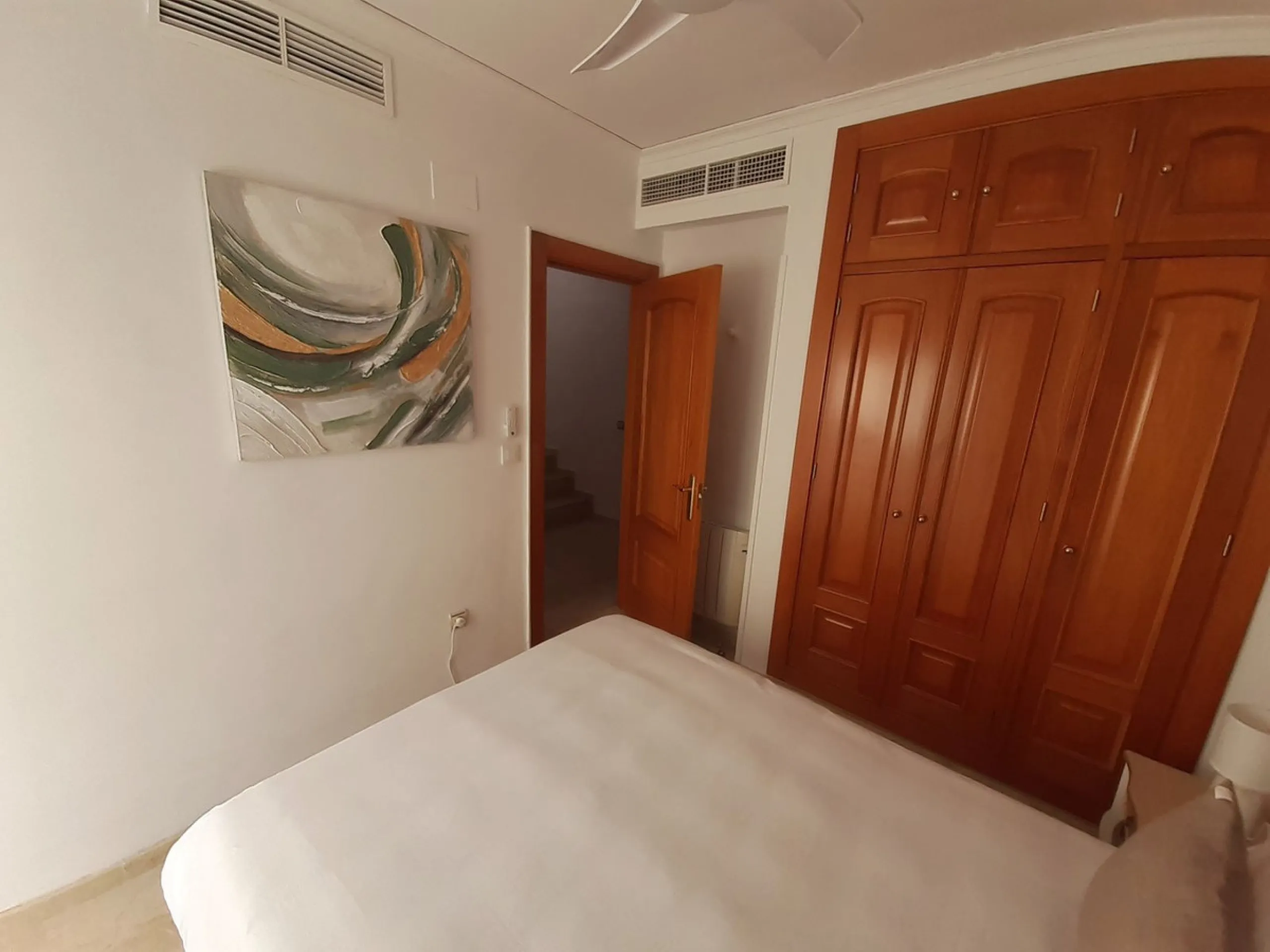 Large Town House only 150 metres from the lovely dunes beaches in Costabella,close to shops and 10 minutes drive to Marbella Town,private garage for 3 cars.