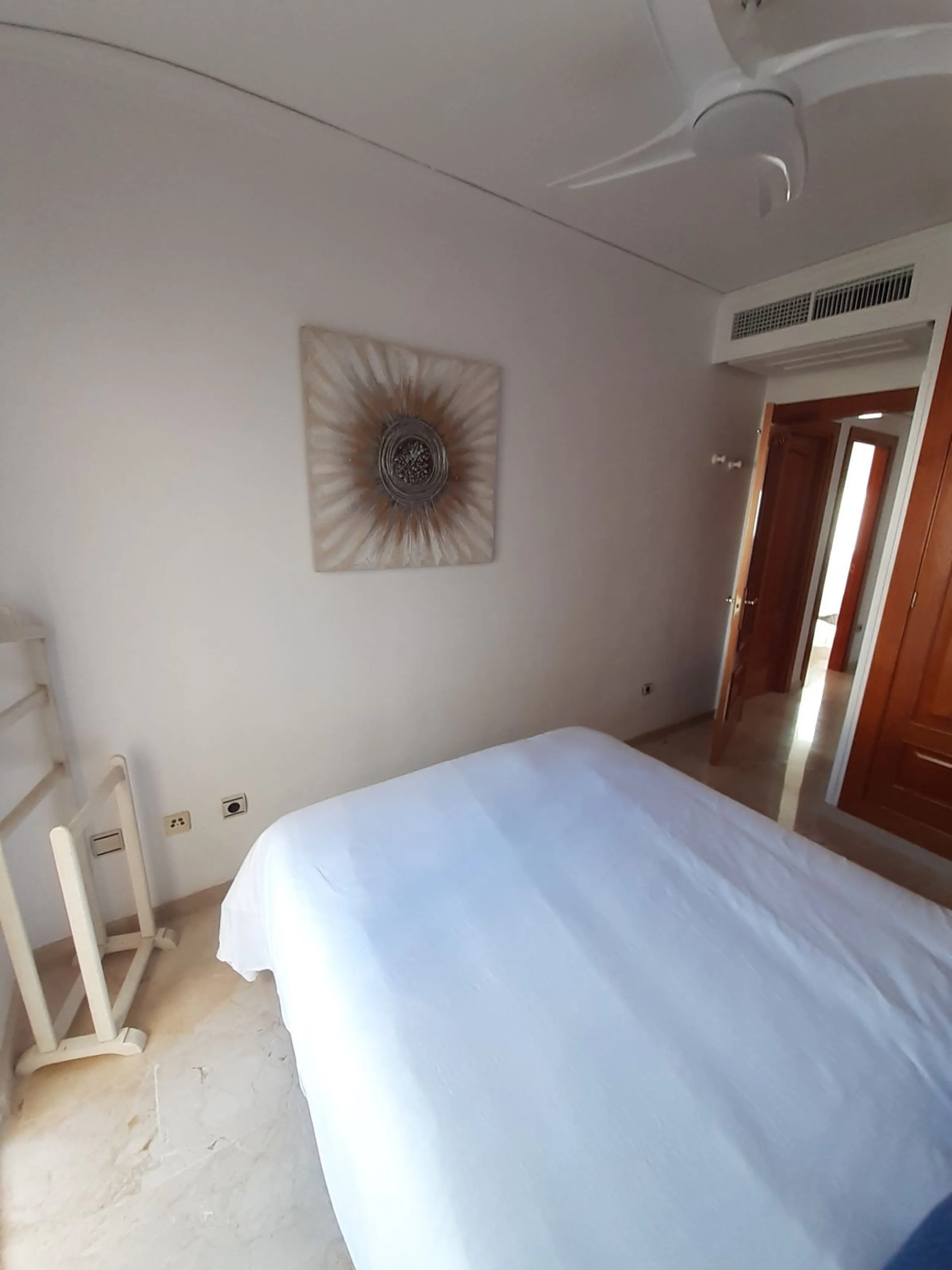 Large Town House only 150 metres from the lovely dunes beaches in Costabella,close to shops and 10 minutes drive to Marbella Town,private garage for 3 cars.