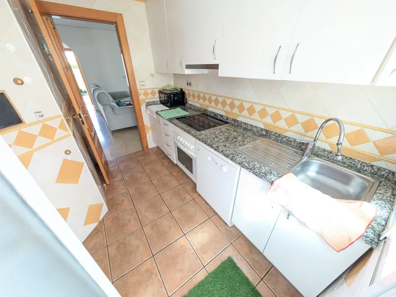 Large Town House only 150 metres from the lovely dunes beaches in Costabella,close to shops and 10 minutes drive to Marbella Town,private garage for 3 cars.